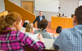 Webinaire « Le cours magistral revisité : concilier transmission, interaction et engagement »